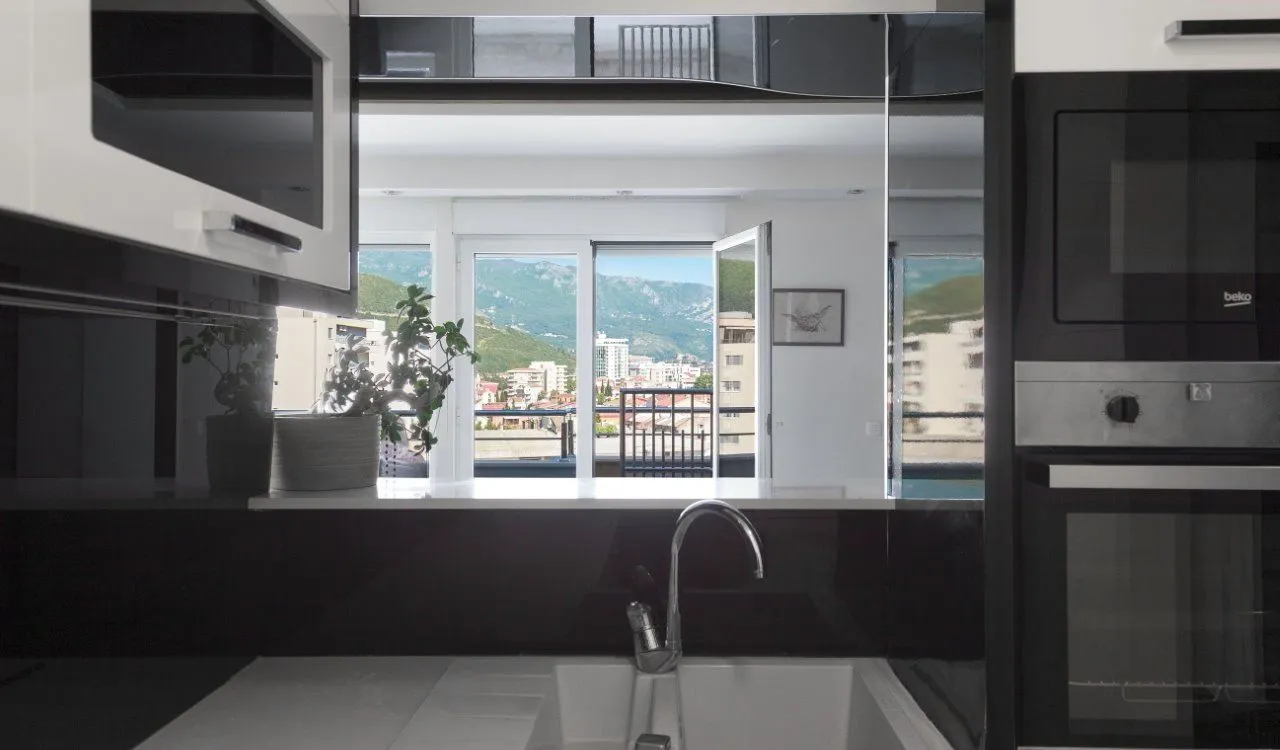 Prodaja, trosoban stan, 85m², Centar, Budva