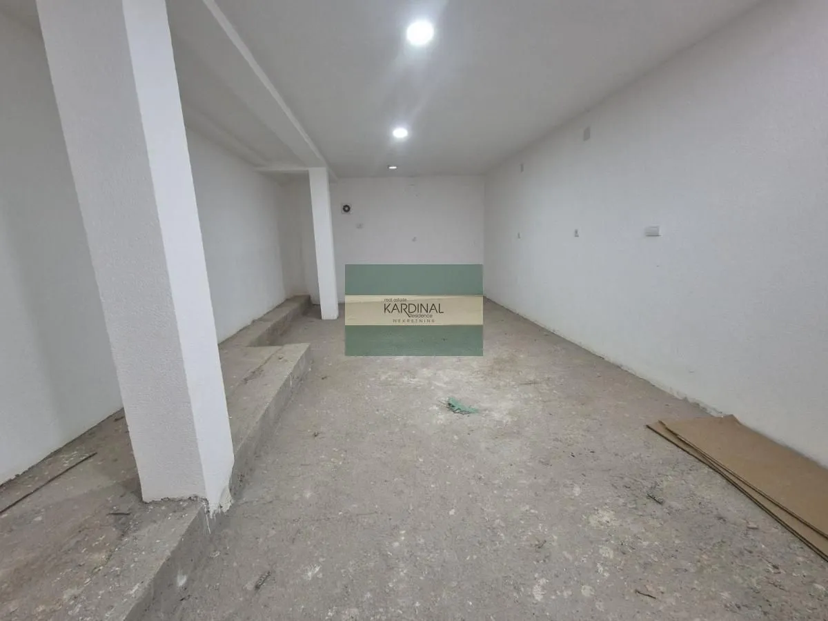 Rent, office space, 75m², Jagodina, Srbija