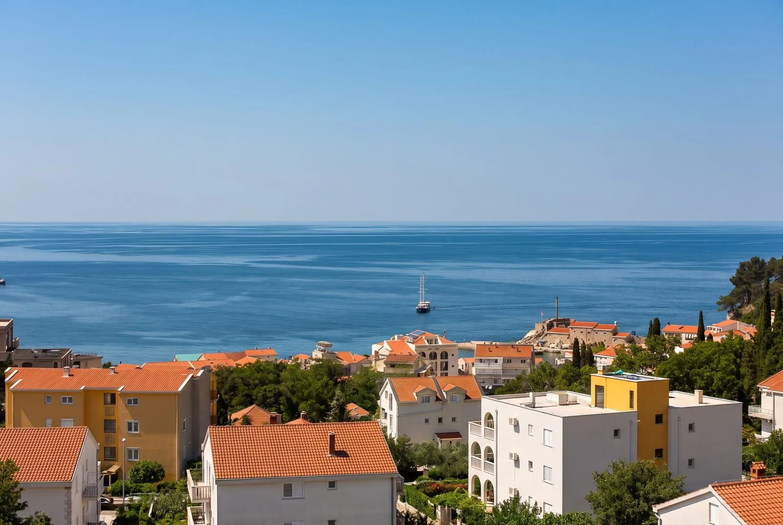 Sale, four bedroom apartment, 90m², Petrovac, Budva