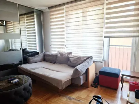 Sale, three bedroom apartment, 71m², Južni Bulevar, Vračar Sve Podlokacije - image 2