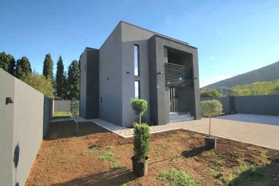 Prodaja, kuća, 170m², Tološi, Podgorica