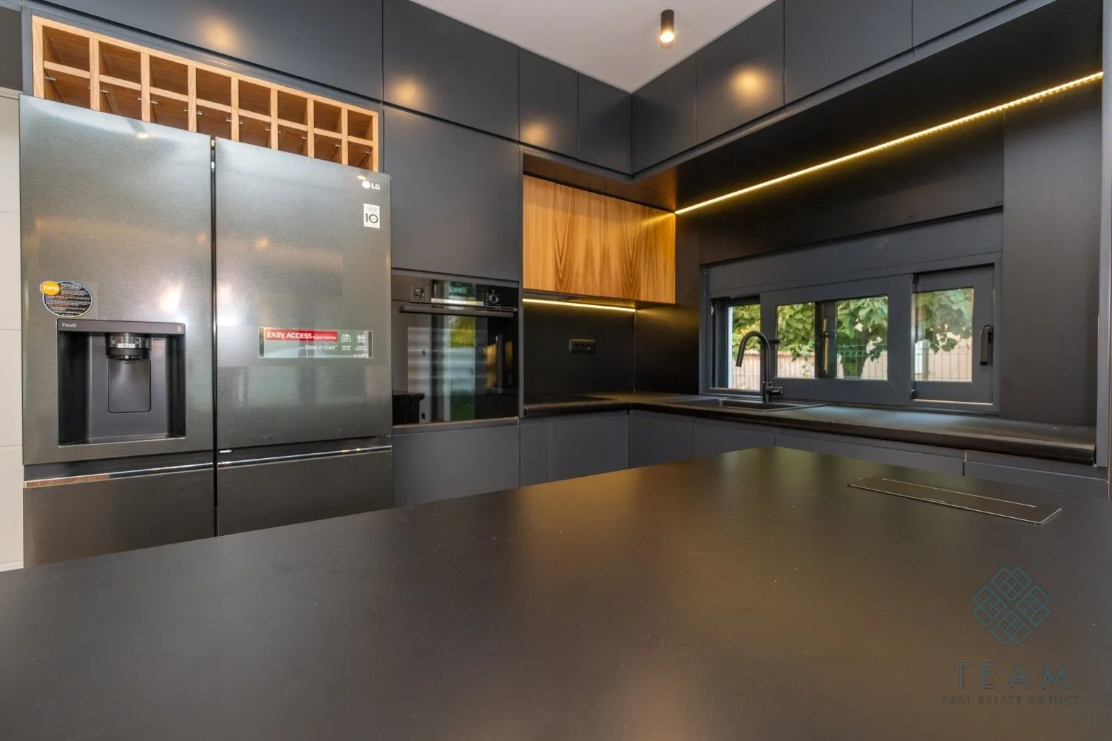 Rent, house, 180m², Gornja Gorica, Podgorica
