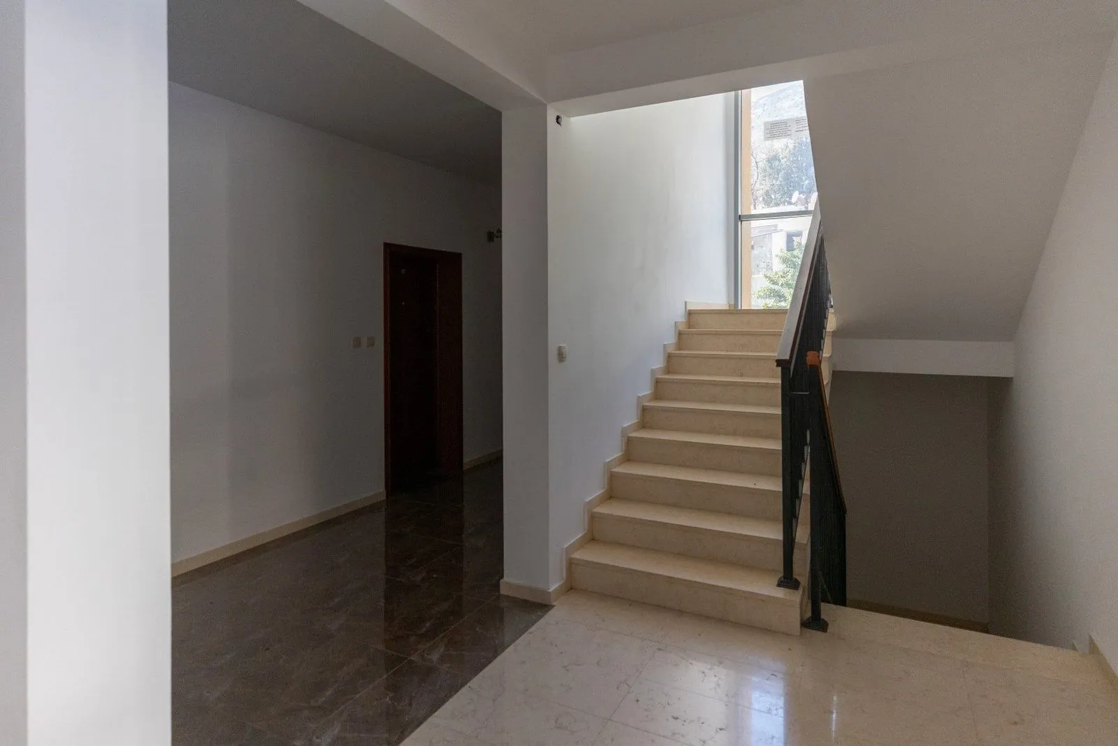 Sale, three bedroom apartment, 152m², Petrovac, Budva