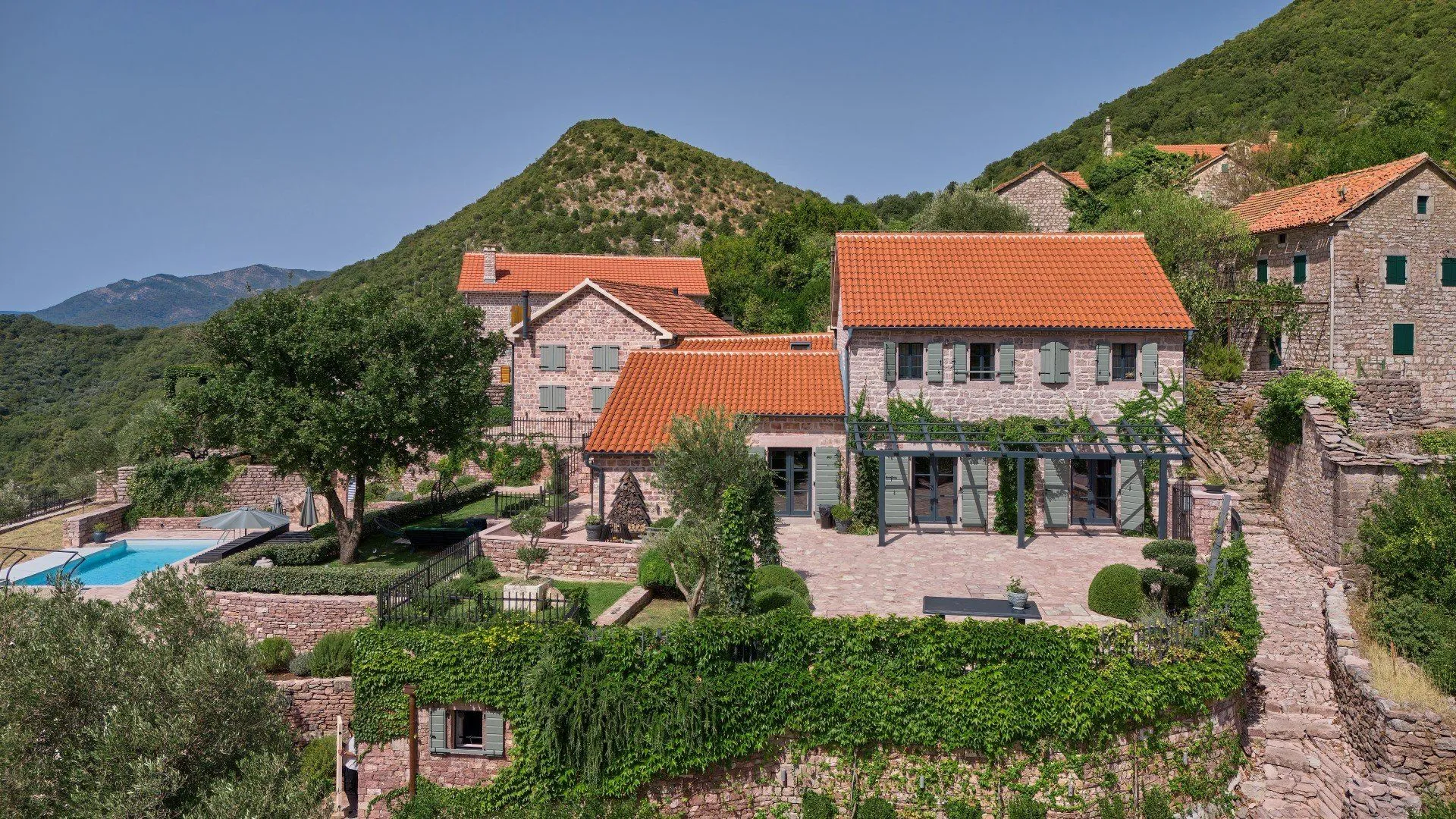 Prodaja, kuća, 293m², Donja Lastva, Tivat