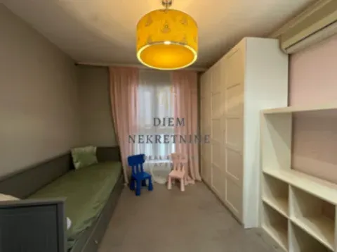 Izdavanje, trosoban stan, 104m², Adok, Budva - image 9