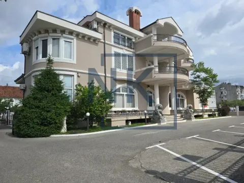 Rent, office space, 500m², Stari Aerodrom, Podgorica - image 3