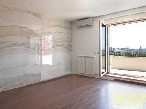 Prodaja, četvorosoban stan, 133m², Savski Venac, Beograd