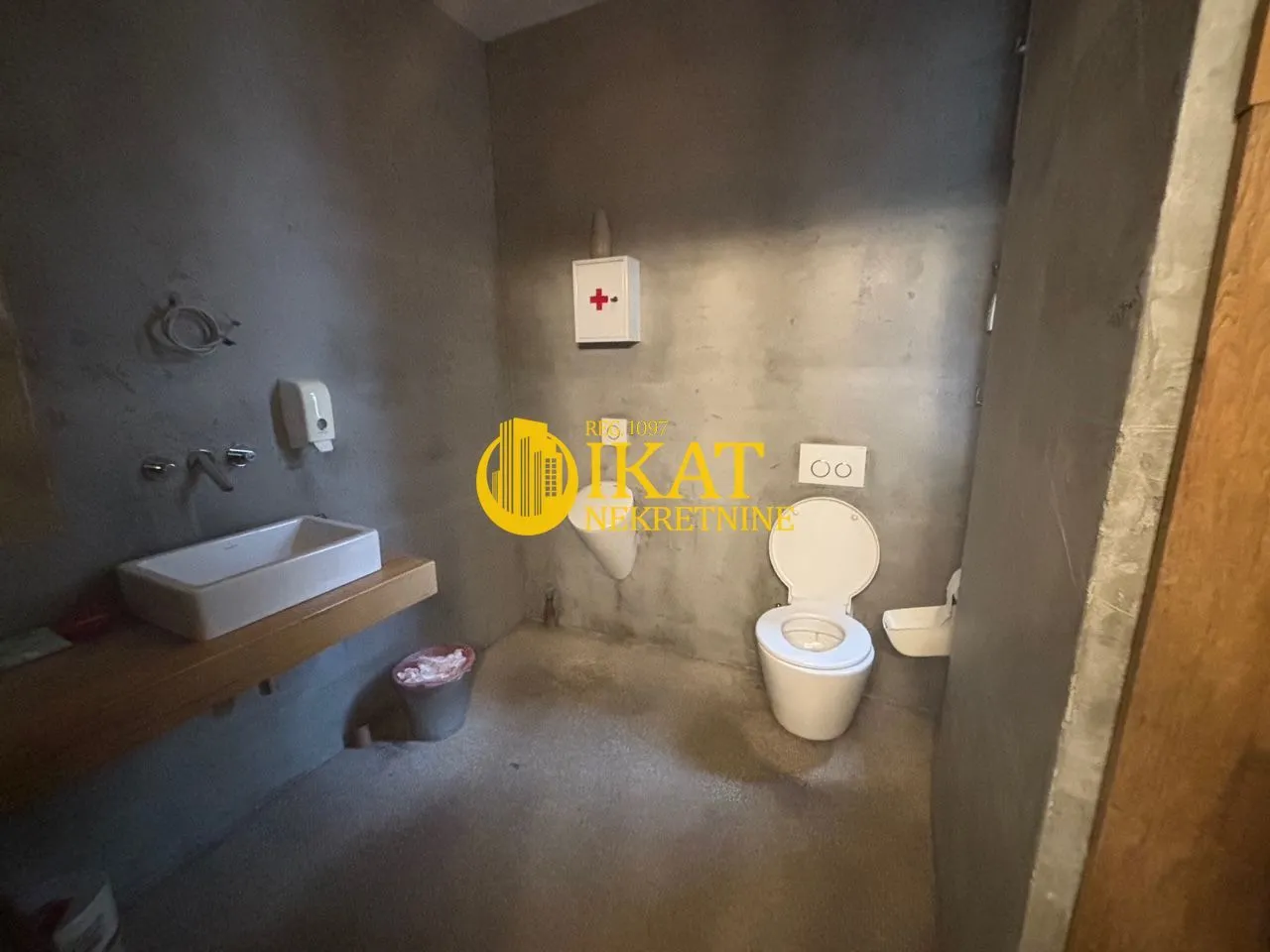 Izdavanje, dvosoban stan, 95m², Stari Grad, Beograd