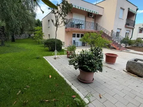 Rent, four bedroom apartment, 130m², Gorica C, Podgorica - image 11