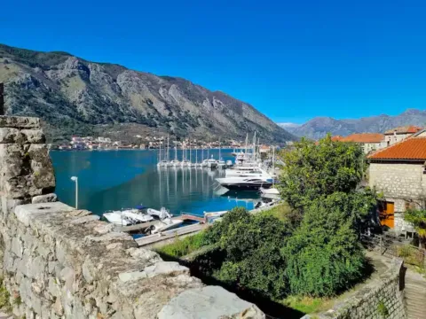 Sale, one bedroom apartment, 42m², Stari Grad Kotor, Kotor - image 15