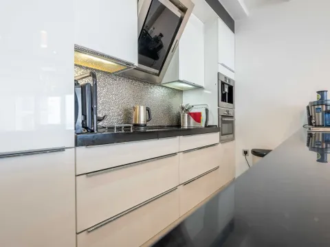 Sale, two bedroom apartment, 104m², Tre Canne, Budva - image 9