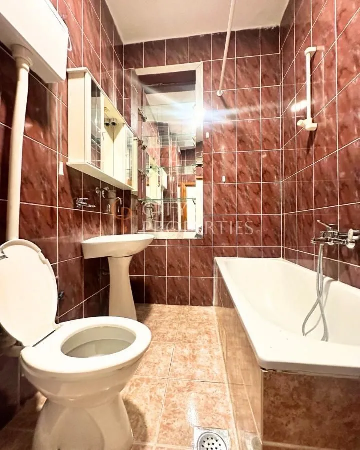 Izdavanje, poslovni prostor, 60m², Centar, Podgorica
