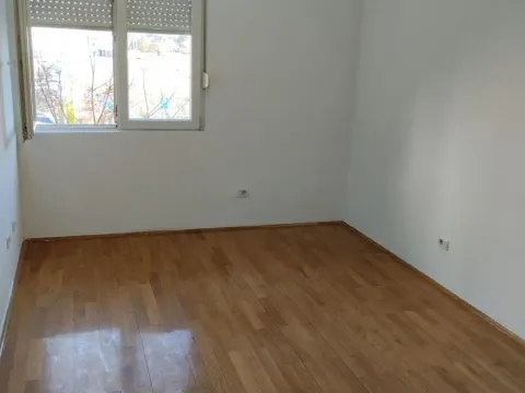 Prodaja, jednosoban stan, 45m², Stari Aerodrom, Podgorica - image 8