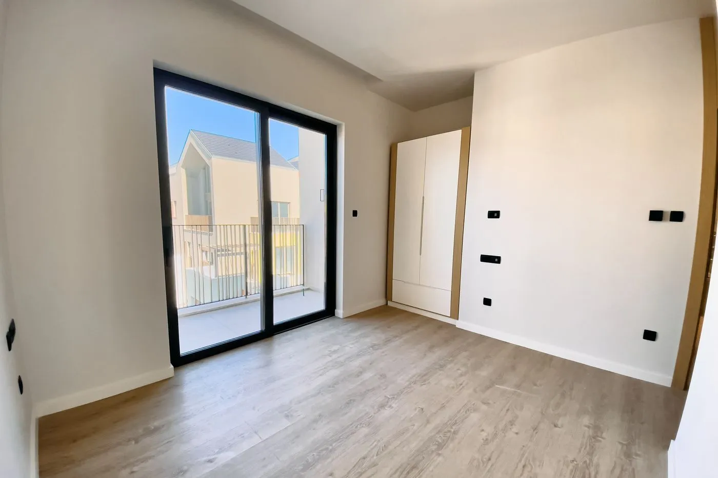 Prodaja, dvosoban stan, 102m², Tivat, Crna Gora