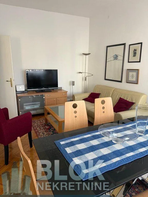 Izdavanje, jednosoban stan, 55m², Centar, Podgorica