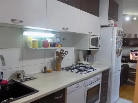 Prodaja, trosoban stan, 66m², Ćuprija, Srbija - image 12