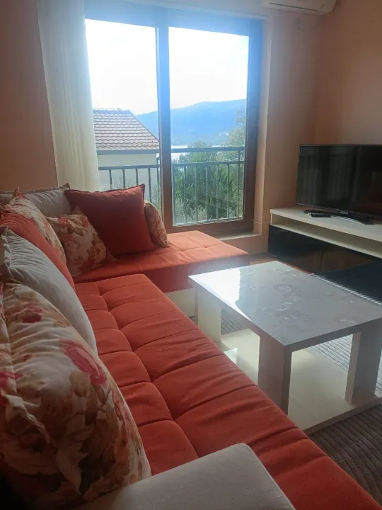 Rent, one bedroom apartment, 38m², Baošići, Herceg Novi