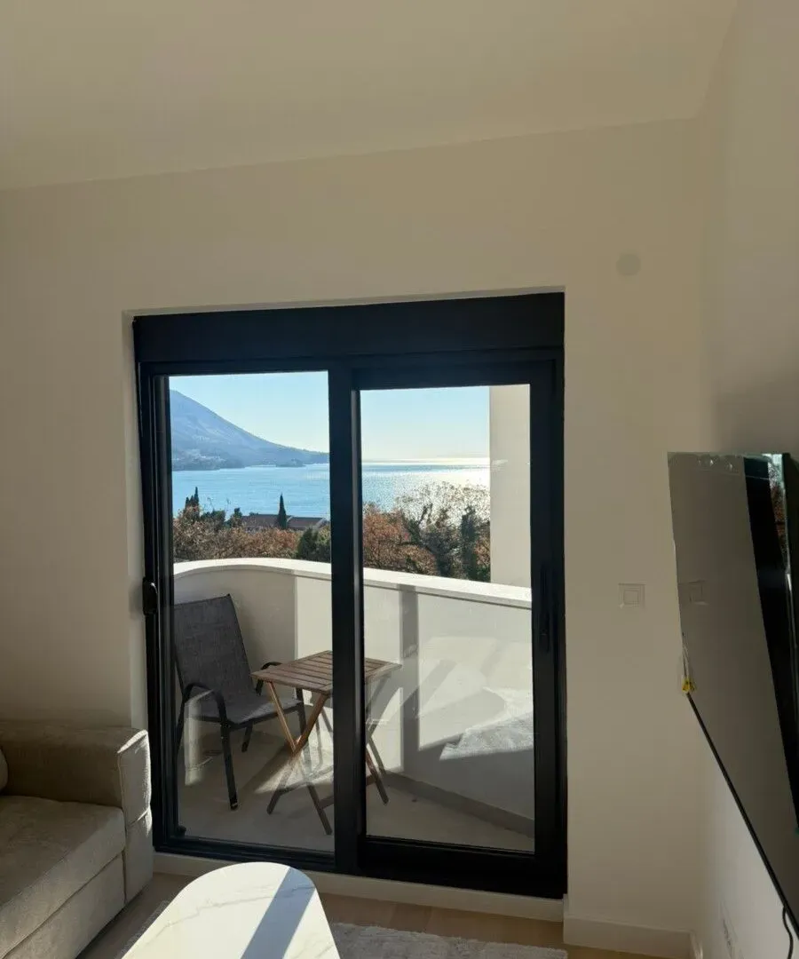 Rent, one bedroom apartment, 40m², Bečići, Budva