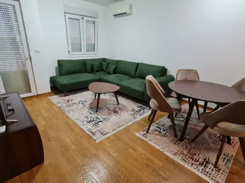 Rent, two bedroom apartment, 68m², City Kvart, Podgorica - image 2
