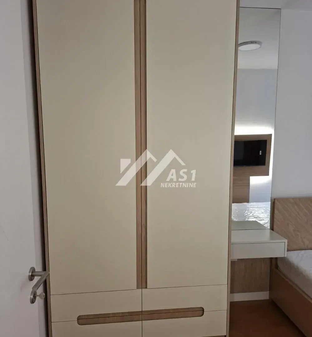 Izdavanje, jednosoban stan, 35m², Bulevar Evrope, Novi Sad Sve Podlokacije