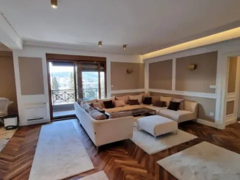 Izdavanje, trosoban stan, 105m², Pod Goricom, Podgorica