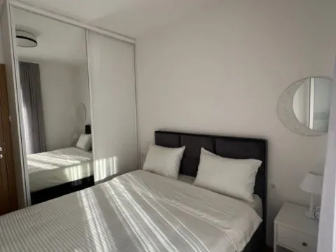 Izdavanje, jednosoban stan, 42m², Pobrežje, Podgorica - image 2