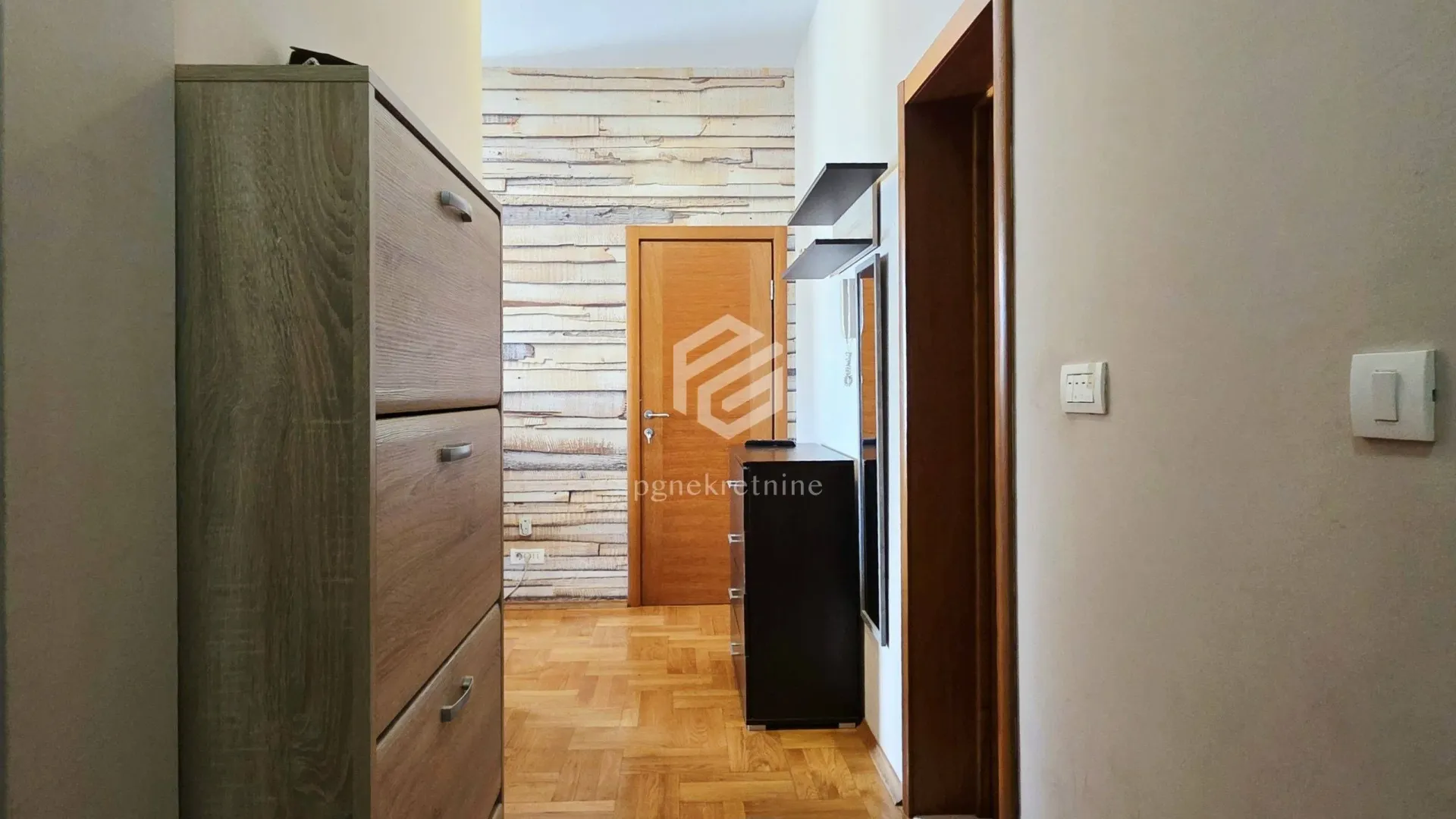 Rent, one bedroom apartment, 56m², Stari Aerodrom, Podgorica