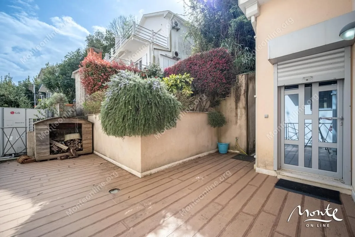 Sale, house, 484m², Stoliv, Kotor