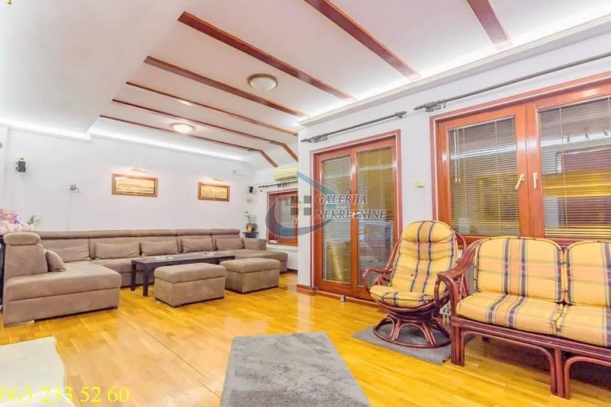 Sale, four bedroom apartment, 104m², Stari Grad, Beograd