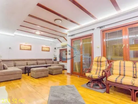 Prodaja, četvorosoban stan, 104m², Stari Grad, Beograd - image 2