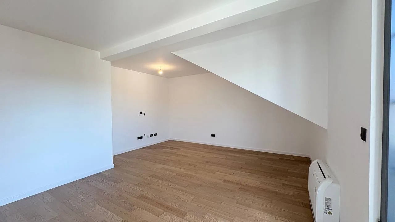 Prodaja, trosoban stan, 96m², Tivat, Crna Gora