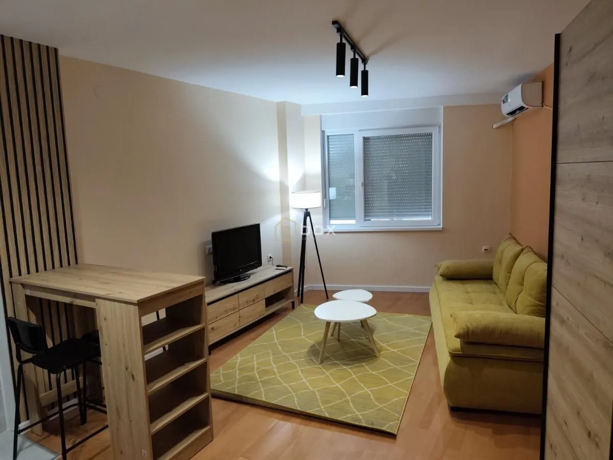 Rent, studio apartment, 28m², Palilula, Niš