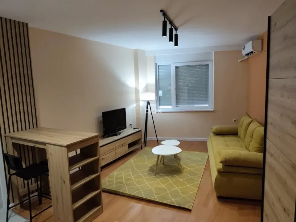 Rent, studio apartment, 28m², Palilula, Niš