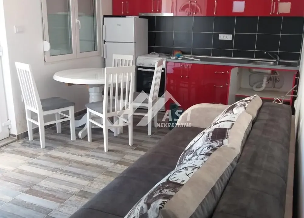 Izdavanje, dvosoban stan, 60m², Sajlovo, Novi Sad Sve Podlokacije