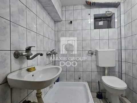 Izdavanje, poslovni prostor, 82m², Zemun Kalvarija, Zemun Sve Podlokacije - image 2