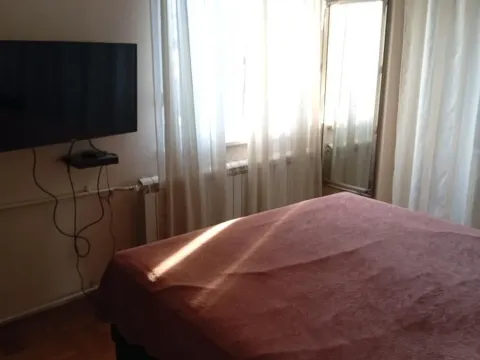 Izdavanje, trosoban stan, 56m², Južni Bulevar, Vračar Sve Podlokacije - image 4