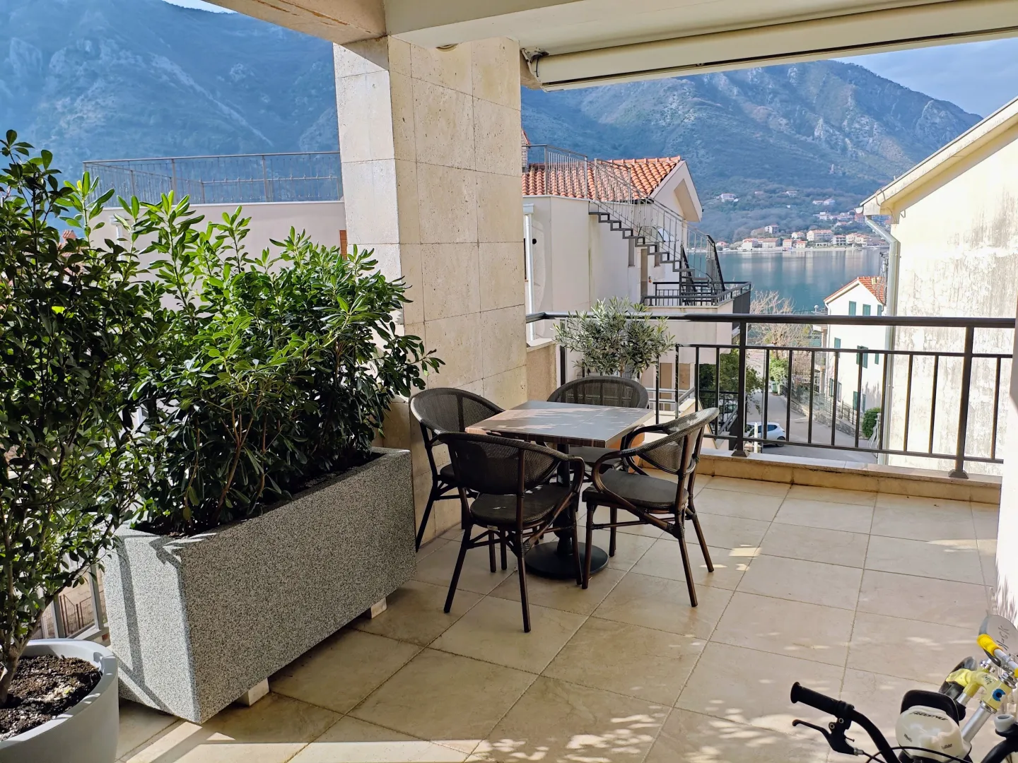 Prodaja, trosoban stan, 114m², Dobrota, Kotor