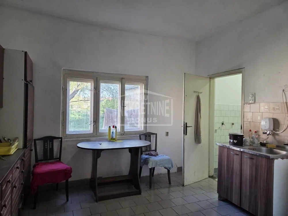 Prodaja, kuća, 250m², Bajmok, Subotica