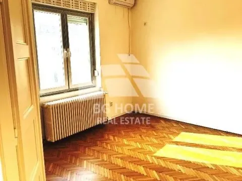 Izdavanje, trosoban stan, 102m², Stari Grad, Beograd - image 4