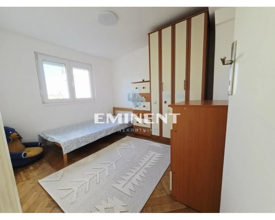Rent, three bedroom apartment, 90m², Stari Grad, Beograd