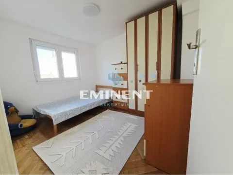 Izdavanje, trosoban stan, 90m², Stari Grad, Beograd - image 13