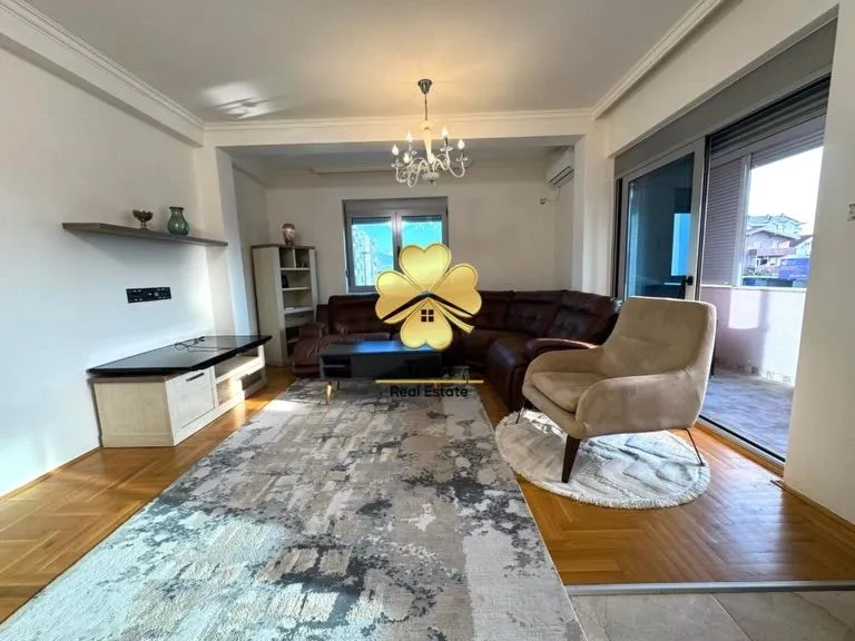 Izdavanje, dvosoban stan, 75m², Stari Aerodrom, Podgorica