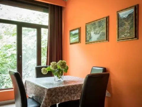 Prodaja, četvorosoban stan, 180m², Kotor, Crna Gora - image 2