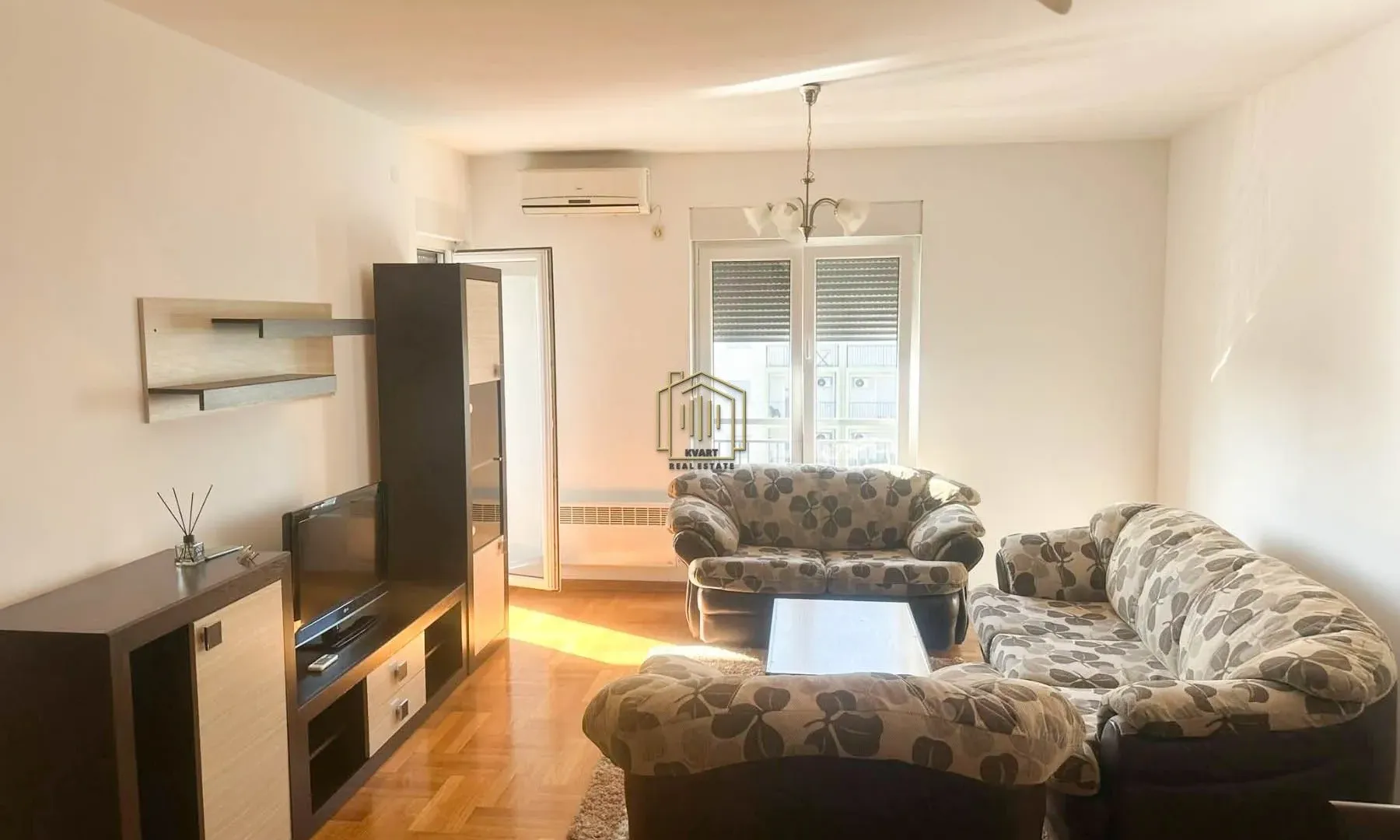 Izdavanje, jednosoban stan, 54m², Pobrežje, Podgorica