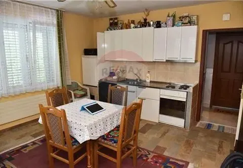 Prodaja, kuća, 696m², Zlatica, Podgorica - image 35