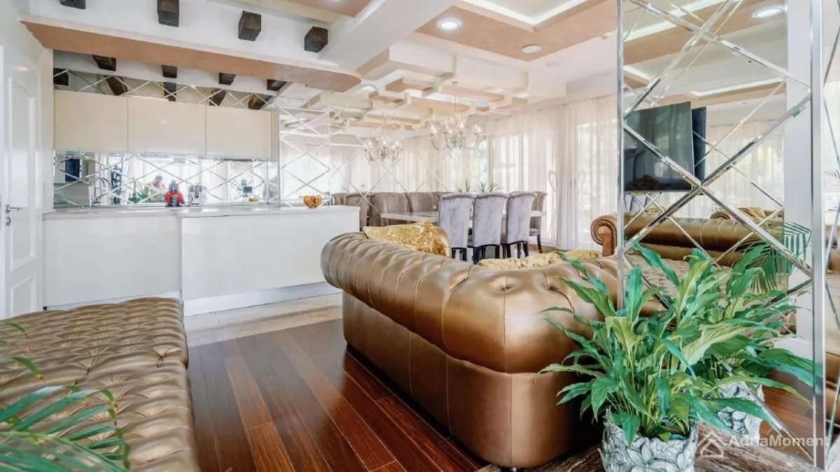 Sale, three bedroom apartment, 400m², Centar, Budva