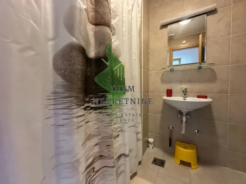 Prodaja, dvosoban stan, 69m², Centar, Bar - image 5