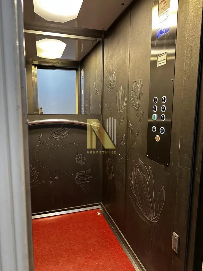 Izdavanje, jednosoban stan, 43m², Cara Dušana, Novi Sad Sve Podlokacije