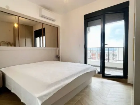 Prodaja, dvosoban stan, 80m², Centar, Tivat