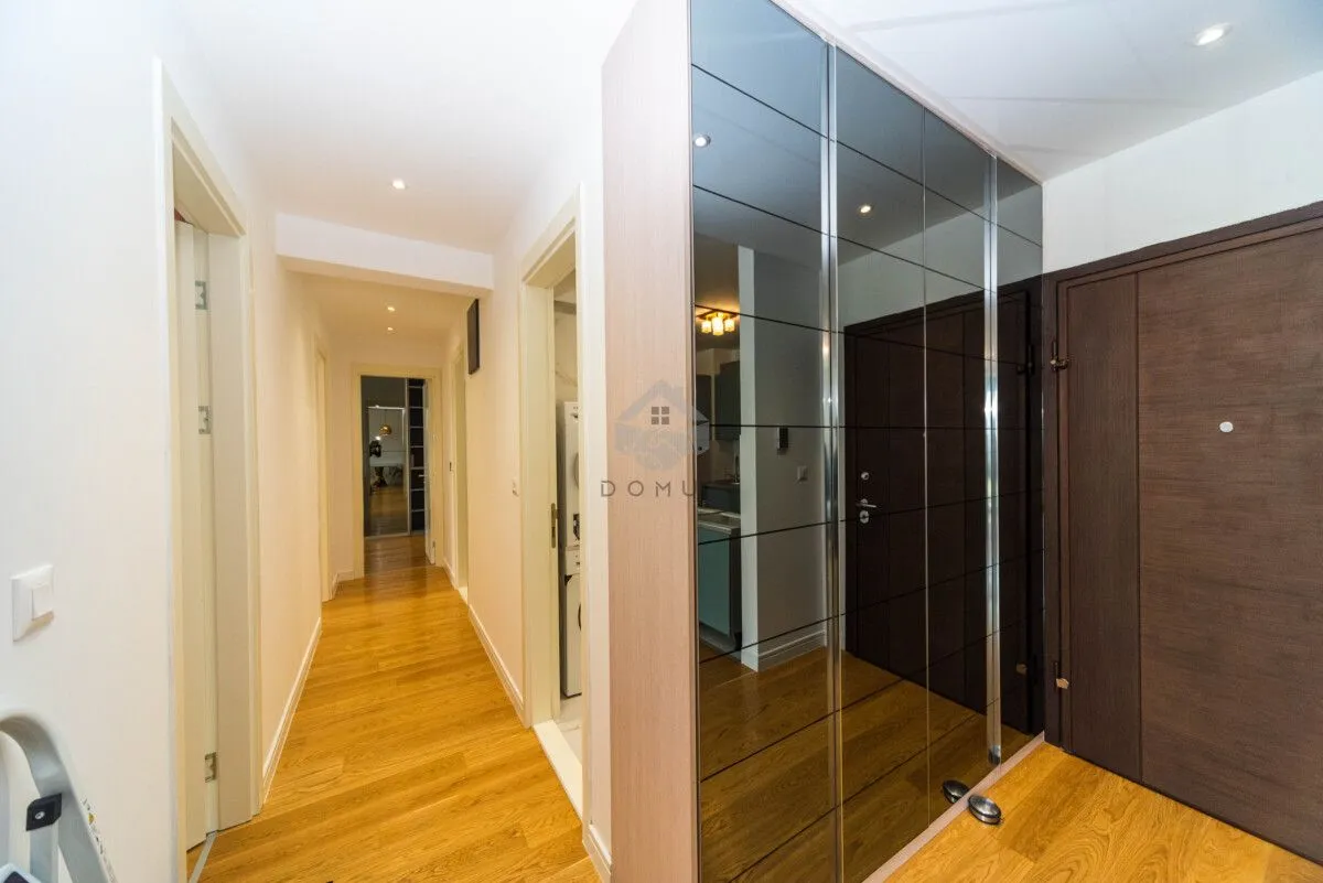 Izdavanje, trosoban stan, 108m², Podgorica, Crna Gora